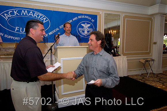 5702-JASD2H040527.JPG